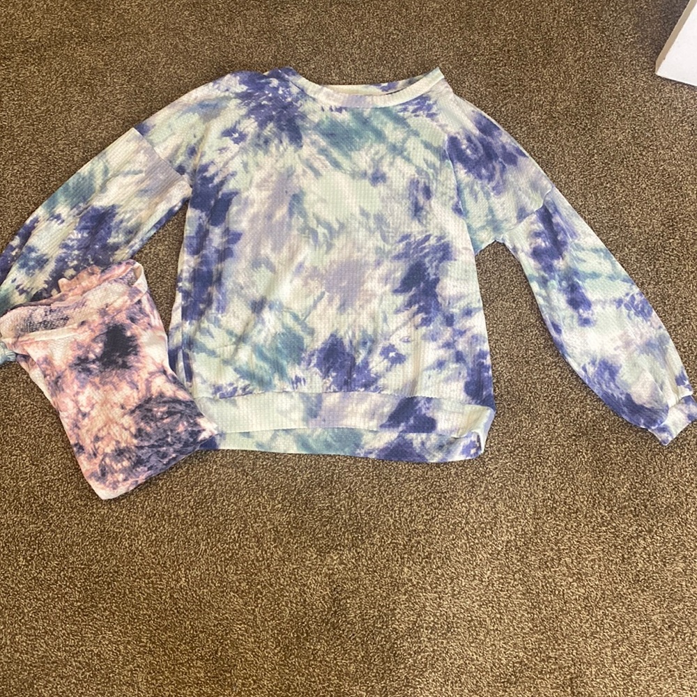 Long sleeve tie die shirts